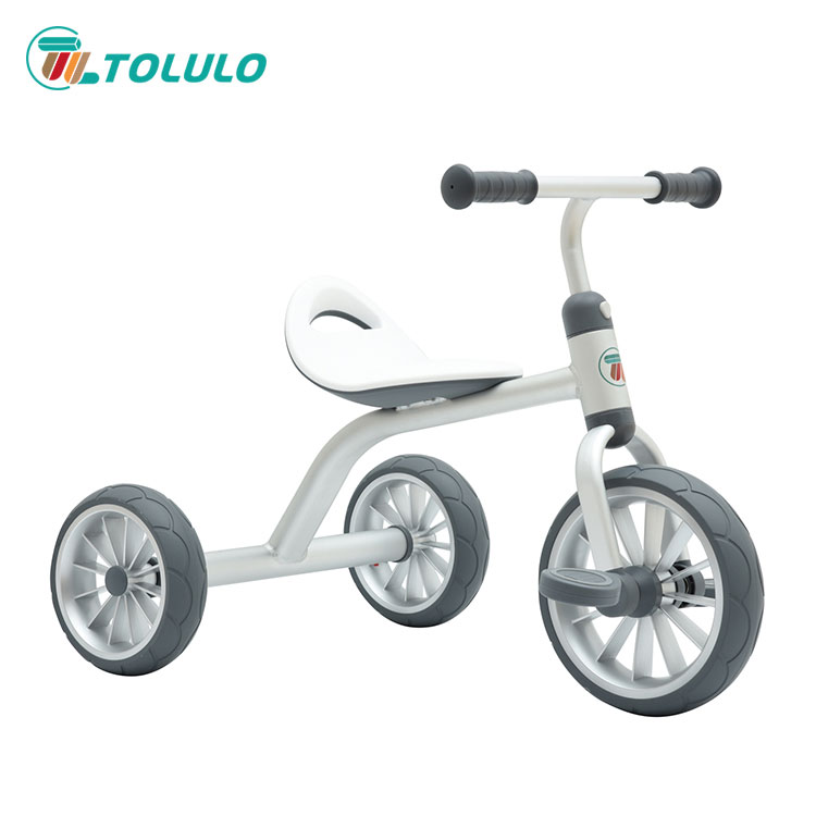 ¿Cuáles son los beneficios de las ruedas de aluminio+PU de Baby Tricke para bebés?