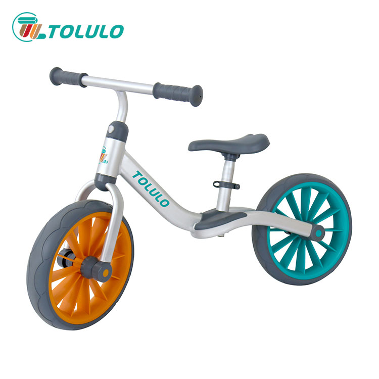 Bicicleta de equilibrio para niños pequeños